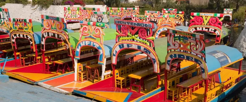 Xochimilco — canais coloridos e trajinera