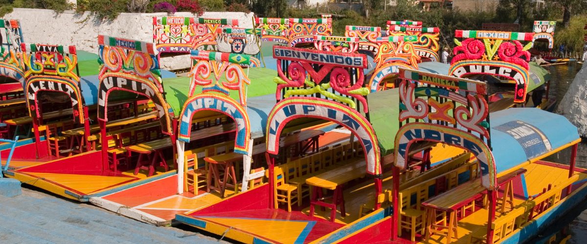 Xochimilco — canais coloridos e trajinera